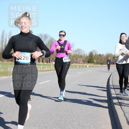 06.04.2025 - 44. Internationalen Wilhelmsburger Insellauf Jannik Wohlers http://msf.ph/oto/7617190 06.04.2025 09:41:30 Laufen 3225, 3220, 4434, 98 meine-sportfotos.de
