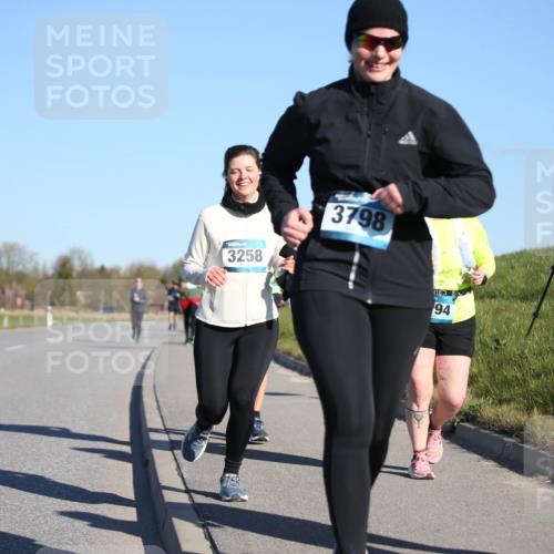 06.04.2025 - 44. Internationalen Wilhelmsburger Insellauf Jannik Wohlers http://msf.ph/oto/7617194 06.04.2025 09:41:31 Laufen 434, 3258, 3798, 94, 4600 meine-sportfotos.de