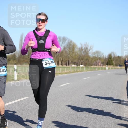 06.04.2025 - 44. Internationalen Wilhelmsburger Insellauf Jannik Wohlers http://msf.ph/oto/7617196 06.04.2025 09:41:31 Laufen 4443, 4434 meine-sportfotos.de