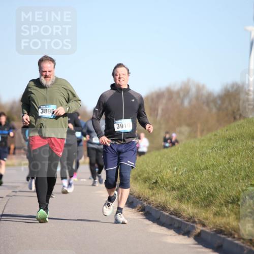 06.04.2025 - 44. Internationalen Wilhelmsburger Insellauf Jannik Wohlers http://msf.ph/oto/7617201 06.04.2025 09:41:35 Laufen 3895, 3910 meine-sportfotos.de
