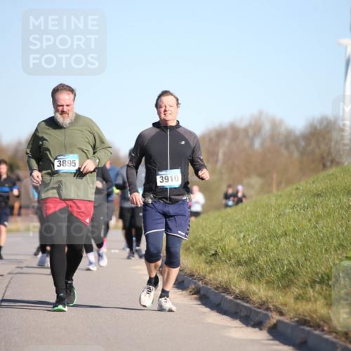 06.04.2025 - 44. Internationalen Wilhelmsburger Insellauf Jannik Wohlers http://msf.ph/oto/7617202 06.04.2025 09:41:35 Laufen 3895, 3910 meine-sportfotos.de