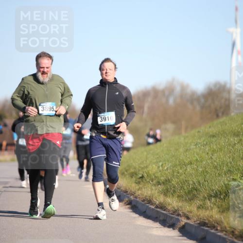 06.04.2025 - 44. Internationalen Wilhelmsburger Insellauf Jannik Wohlers http://msf.ph/oto/7617203 06.04.2025 09:41:35 Laufen 3895, 3910 meine-sportfotos.de