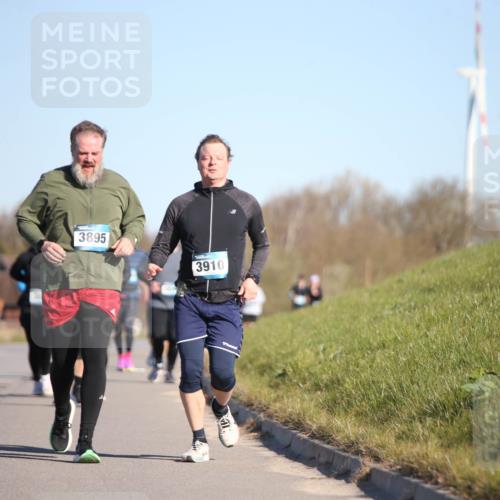 06.04.2025 - 44. Internationalen Wilhelmsburger Insellauf Jannik Wohlers http://msf.ph/oto/7617204 06.04.2025 09:41:35 Laufen 3895, 3910 meine-sportfotos.de