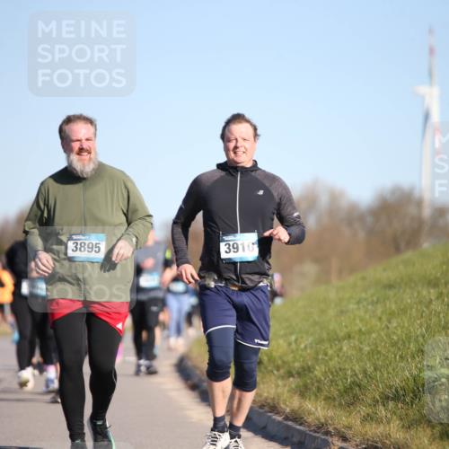 06.04.2025 - 44. Internationalen Wilhelmsburger Insellauf Jannik Wohlers http://msf.ph/oto/7617205 06.04.2025 09:41:37 Laufen 3895, 3910 meine-sportfotos.de