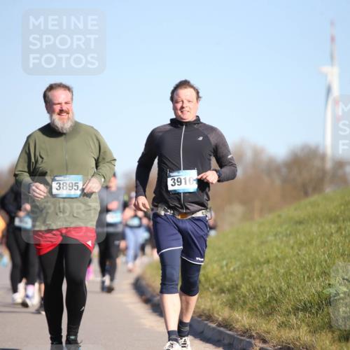 06.04.2025 - 44. Internationalen Wilhelmsburger Insellauf Jannik Wohlers http://msf.ph/oto/7617206 06.04.2025 09:41:37 Laufen 3895, 39101 meine-sportfotos.de