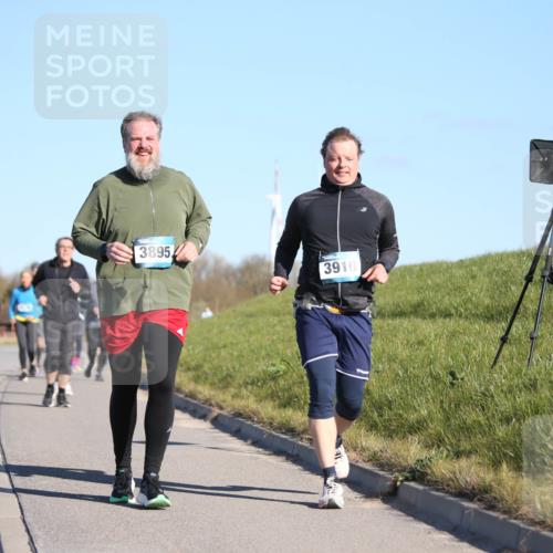 06.04.2025 - 44. Internationalen Wilhelmsburger Insellauf Jannik Wohlers http://msf.ph/oto/7617217 06.04.2025 09:41:40 Laufen 3895, 3910 meine-sportfotos.de