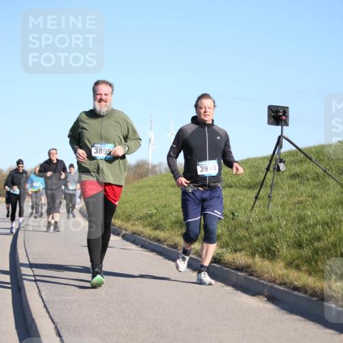 06.04.2025 - 44. Internationalen Wilhelmsburger Insellauf Jannik Wohlers http://msf.ph/oto/7617220 06.04.2025 09:41:40 Laufen 3895, 3910 meine-sportfotos.de