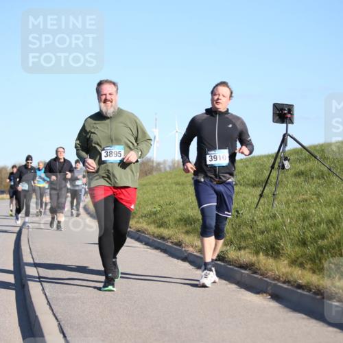 06.04.2025 - 44. Internationalen Wilhelmsburger Insellauf Jannik Wohlers http://msf.ph/oto/7617222 06.04.2025 09:41:40 Laufen 3895, 3910 meine-sportfotos.de
