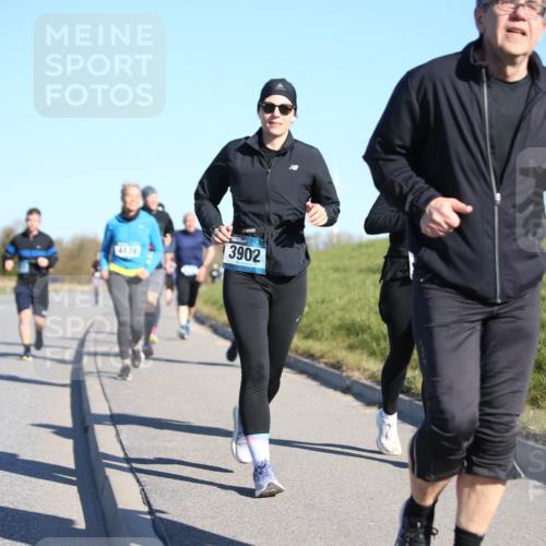 06.04.2025 - 44. Internationalen Wilhelmsburger Insellauf Jannik Wohlers http://msf.ph/oto/7617232 06.04.2025 09:41:47 Laufen 3902, 4138 meine-sportfotos.de