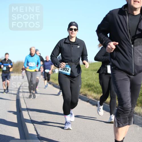 06.04.2025 - 44. Internationalen Wilhelmsburger Insellauf Jannik Wohlers http://msf.ph/oto/7617233 06.04.2025 09:41:47 Laufen 4138, 5902 meine-sportfotos.de