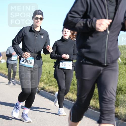 06.04.2025 - 44. Internationalen Wilhelmsburger Insellauf Jannik Wohlers http://msf.ph/oto/7617238 06.04.2025 09:41:48 Laufen 138, 4040, 3902, 38 meine-sportfotos.de