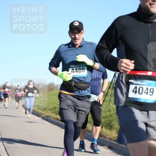 06.04.2025 - 44. Internationalen Wilhelmsburger Insellauf Jannik Wohlers http://msf.ph/oto/7617264 06.04.2025 09:41:53 Laufen 4486, 4049 meine-sportfotos.de