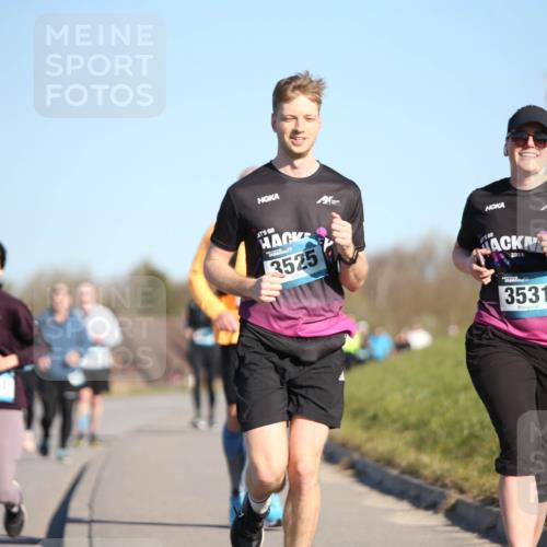 06.04.2025 - 44. Internationalen Wilhelmsburger Insellauf Jannik Wohlers http://msf.ph/oto/7617283 06.04.2025 09:42:01 Laufen 4401, 3525, 2024, 3531 meine-sportfotos.de