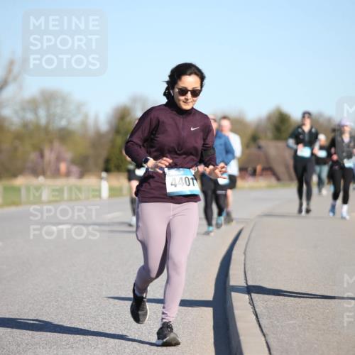 06.04.2025 - 44. Internationalen Wilhelmsburger Insellauf Jannik Wohlers http://msf.ph/oto/7617287 06.04.2025 09:42:02 Laufen 4589, 4401 meine-sportfotos.de