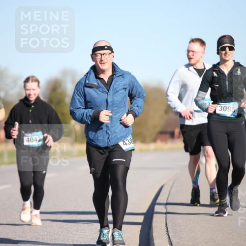 06.04.2025 - 44. Internationalen Wilhelmsburger Insellauf Jannik Wohlers http://msf.ph/oto/7617305 06.04.2025 09:42:08 Laufen 4041, 4042, 438, 3095, 800 meine-sportfotos.de