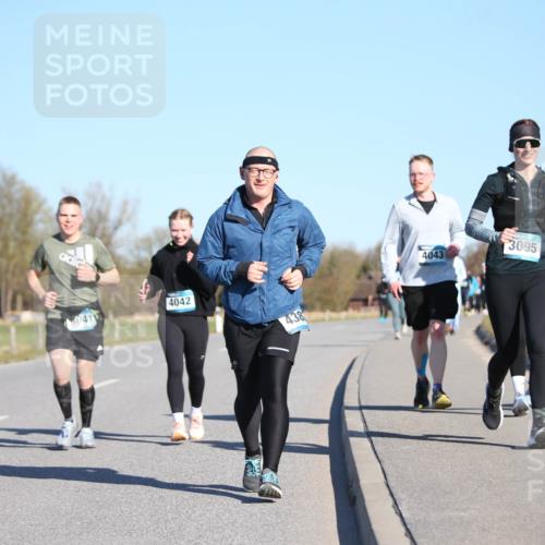 06.04.2025 - 44. Internationalen Wilhelmsburger Insellauf Jannik Wohlers http://msf.ph/oto/7617316 06.04.2025 09:42:11 Laufen 041, 4042, 438, 4043, 3095 meine-sportfotos.de