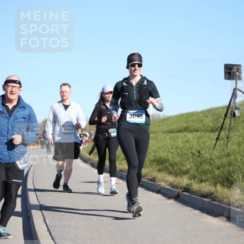 06.04.2025 - 44. Internationalen Wilhelmsburger Insellauf Jannik Wohlers http://msf.ph/oto/7617319 06.04.2025 09:42:12 Laufen 4042, 438, 4043, 800, 3095 meine-sportfotos.de