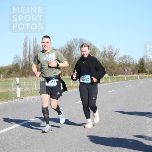 06.04.2025 - 44. Internationalen Wilhelmsburger Insellauf Jannik Wohlers http://msf.ph/oto/7617325 06.04.2025 09:42:13 Laufen 4042, 4041 meine-sportfotos.de