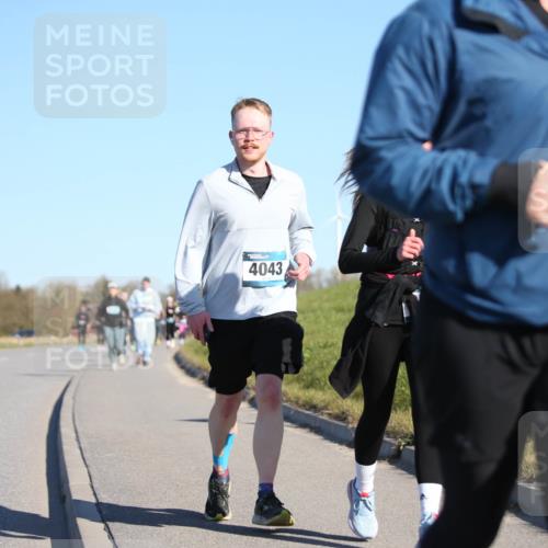 06.04.2025 - 44. Internationalen Wilhelmsburger Insellauf Jannik Wohlers http://msf.ph/oto/7617326 06.04.2025 09:42:14 Laufen 4043 meine-sportfotos.de