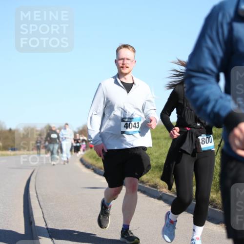 06.04.2025 - 44. Internationalen Wilhelmsburger Insellauf Jannik Wohlers http://msf.ph/oto/7617328 06.04.2025 09:42:14 Laufen 4043, 800 meine-sportfotos.de