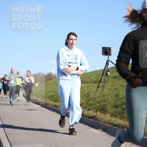 06.04.2025 - 44. Internationalen Wilhelmsburger Insellauf Jannik Wohlers http://msf.ph/oto/7617350 06.04.2025 09:42:25 Laufen 4319, 5157 meine-sportfotos.de