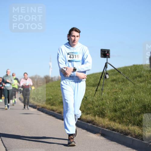 06.04.2025 - 44. Internationalen Wilhelmsburger Insellauf Jannik Wohlers http://msf.ph/oto/7617352 06.04.2025 09:42:26 Laufen 4319 meine-sportfotos.de