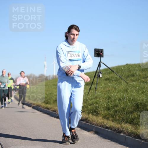 06.04.2025 - 44. Internationalen Wilhelmsburger Insellauf Jannik Wohlers http://msf.ph/oto/7617354 06.04.2025 09:42:26 Laufen 4319 meine-sportfotos.de