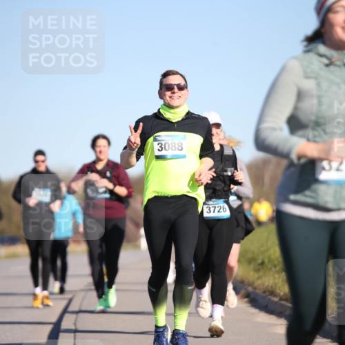 06.04.2025 - 44. Internationalen Wilhelmsburger Insellauf Jannik Wohlers http://msf.ph/oto/7617365 06.04.2025 09:42:29 Laufen 3088, 3726, 3272 meine-sportfotos.de