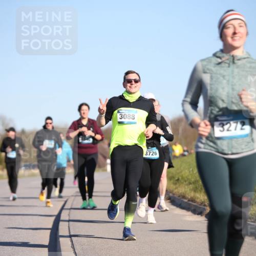 06.04.2025 - 44. Internationalen Wilhelmsburger Insellauf Jannik Wohlers http://msf.ph/oto/7617367 06.04.2025 09:42:30 Laufen 3088, 3726, 3272 meine-sportfotos.de