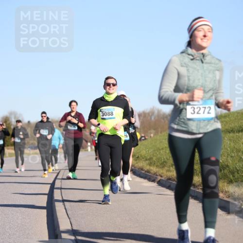 06.04.2025 - 44. Internationalen Wilhelmsburger Insellauf Jannik Wohlers http://msf.ph/oto/7617372 06.04.2025 09:42:30 Laufen 3846, 3088, 26, 3272, 3262, 10 meine-sportfotos.de