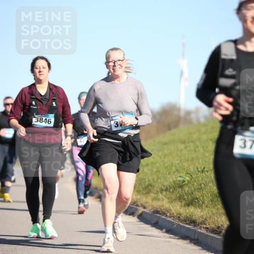 06.04.2025 - 44. Internationalen Wilhelmsburger Insellauf Jannik Wohlers http://msf.ph/oto/7617380 06.04.2025 09:42:33 Laufen 3929, 3846, 3, 3726 meine-sportfotos.de