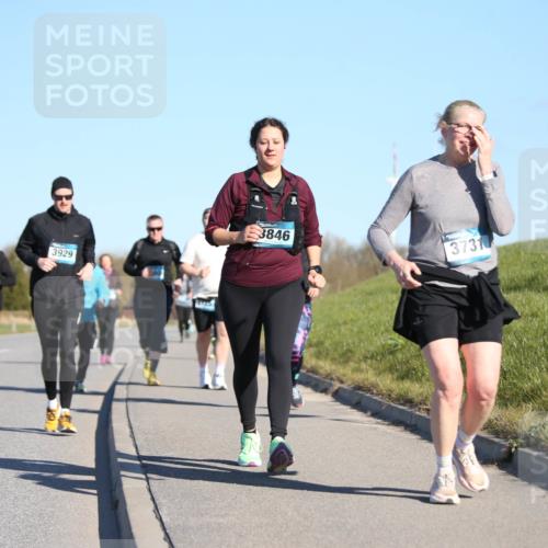 06.04.2025 - 44. Internationalen Wilhelmsburger Insellauf Jannik Wohlers http://msf.ph/oto/7617389 06.04.2025 09:42:35 Laufen 3929, 1725, 3846, 3731 meine-sportfotos.de