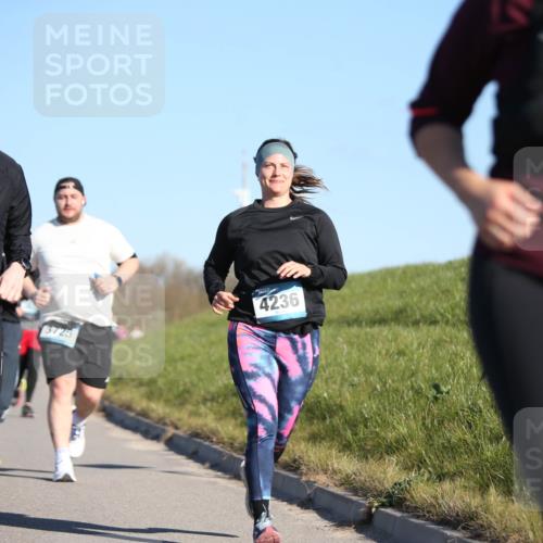 06.04.2025 - 44. Internationalen Wilhelmsburger Insellauf Jannik Wohlers http://msf.ph/oto/7617399 06.04.2025 09:42:38 Laufen 3929, 3725, 4236, 3846 meine-sportfotos.de