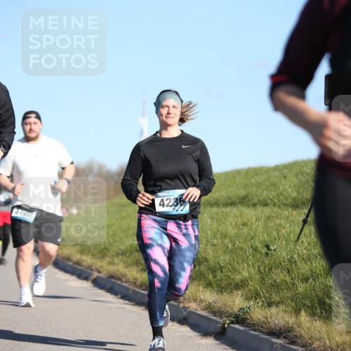 06.04.2025 - 44. Internationalen Wilhelmsburger Insellauf Jannik Wohlers http://msf.ph/oto/7617400 06.04.2025 09:42:38 Laufen 3929, 3725, 4236, 3846 meine-sportfotos.de