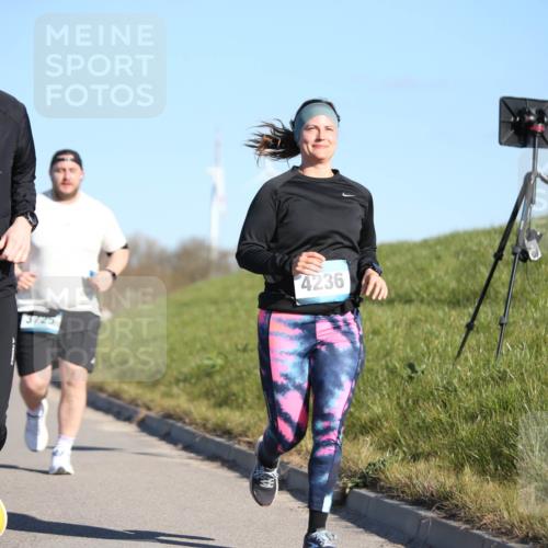 06.04.2025 - 44. Internationalen Wilhelmsburger Insellauf Jannik Wohlers http://msf.ph/oto/7617402 06.04.2025 09:42:38 Laufen 3929, 3725, 4236 meine-sportfotos.de