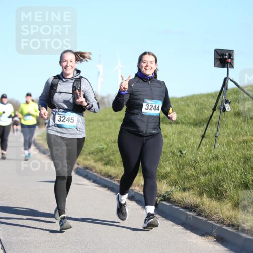 06.04.2025 - 44. Internationalen Wilhelmsburger Insellauf Jannik Wohlers http://msf.ph/oto/7617442 06.04.2025 09:42:49 Laufen 3245, 3244 meine-sportfotos.de