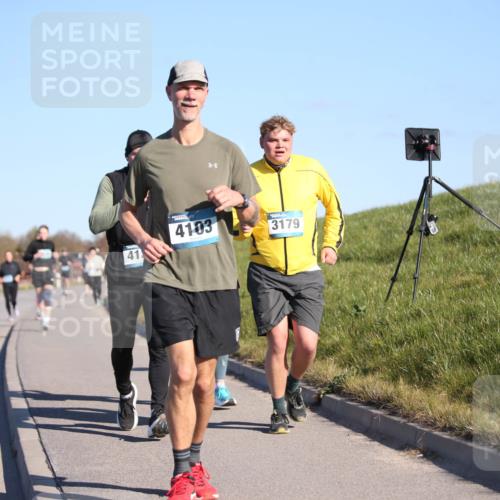 06.04.2025 - 44. Internationalen Wilhelmsburger Insellauf Jannik Wohlers http://msf.ph/oto/7617494 06.04.2025 09:43:04 Laufen 4103, 3179, 41 meine-sportfotos.de