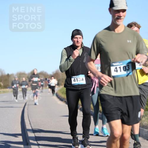 06.04.2025 - 44. Internationalen Wilhelmsburger Insellauf Jannik Wohlers http://msf.ph/oto/7617496 06.04.2025 09:43:05 Laufen 4134, 87, 4103 meine-sportfotos.de