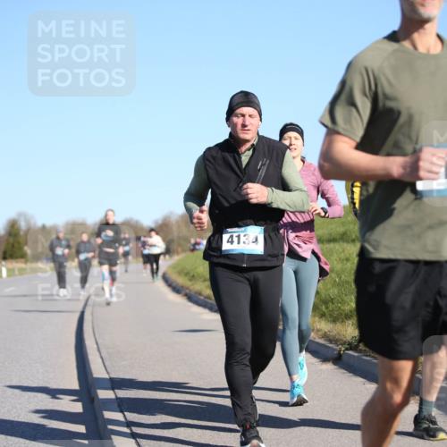 06.04.2025 - 44. Internationalen Wilhelmsburger Insellauf Jannik Wohlers http://msf.ph/oto/7617498 06.04.2025 09:43:06 Laufen 4134, 03 meine-sportfotos.de