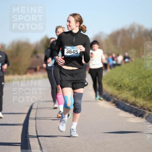 06.04.2025 - 44. Internationalen Wilhelmsburger Insellauf Jannik Wohlers http://msf.ph/oto/7617506 06.04.2025 09:43:09 Laufen 3645 meine-sportfotos.de