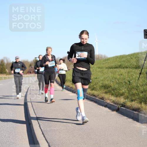 06.04.2025 - 44. Internationalen Wilhelmsburger Insellauf Jannik Wohlers http://msf.ph/oto/7617521 06.04.2025 09:43:12 Laufen 3229, 3228, 3085 meine-sportfotos.de