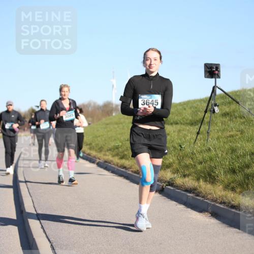 06.04.2025 - 44. Internationalen Wilhelmsburger Insellauf Jannik Wohlers http://msf.ph/oto/7617526 06.04.2025 09:43:12 Laufen 3085, 3645 meine-sportfotos.de