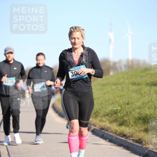 06.04.2025 - 44. Internationalen Wilhelmsburger Insellauf Jannik Wohlers http://msf.ph/oto/7617528 06.04.2025 09:43:14 Laufen 3229, 3226, 308 meine-sportfotos.de