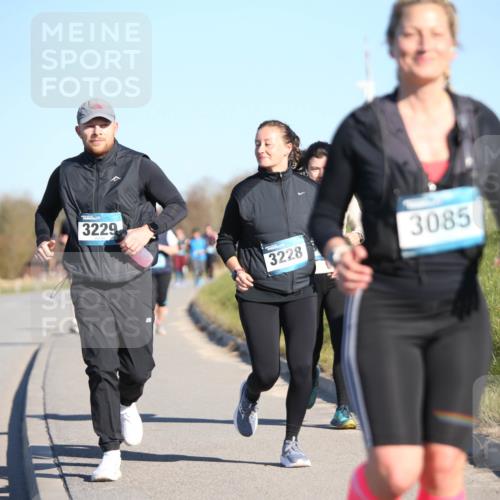 06.04.2025 - 44. Internationalen Wilhelmsburger Insellauf Jannik Wohlers http://msf.ph/oto/7617534 06.04.2025 09:43:15 Laufen 3229, 3228, 3085 meine-sportfotos.de