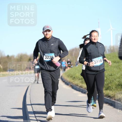 06.04.2025 - 44. Internationalen Wilhelmsburger Insellauf Jannik Wohlers http://msf.ph/oto/7617536 06.04.2025 09:43:15 Laufen 3229, 3228 meine-sportfotos.de