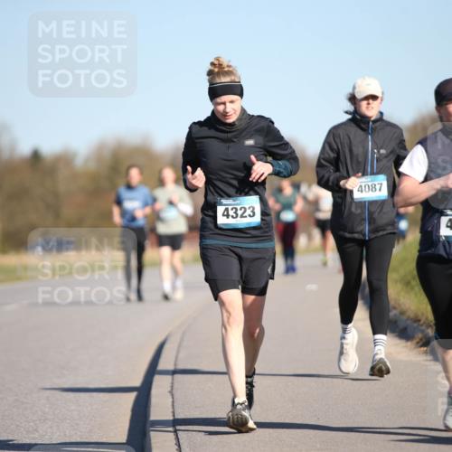 06.04.2025 - 44. Internationalen Wilhelmsburger Insellauf Jannik Wohlers http://msf.ph/oto/7617556 06.04.2025 09:43:22 Laufen 4323, 4087, 4064 meine-sportfotos.de
