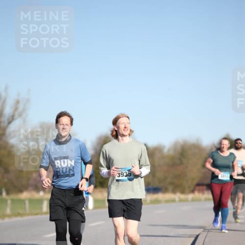 06.04.2025 - 44. Internationalen Wilhelmsburger Insellauf Jannik Wohlers http://msf.ph/oto/7617580 06.04.2025 09:43:35 Laufen 2024, 3935, 3853 meine-sportfotos.de