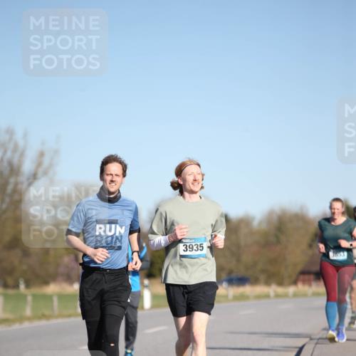 06.04.2025 - 44. Internationalen Wilhelmsburger Insellauf Jannik Wohlers http://msf.ph/oto/7617583 06.04.2025 09:43:36 Laufen 2024, 3935, 3863 meine-sportfotos.de