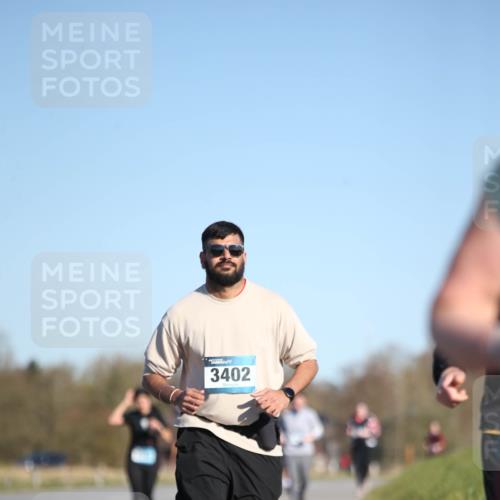 06.04.2025 - 44. Internationalen Wilhelmsburger Insellauf Jannik Wohlers http://msf.ph/oto/7617617 06.04.2025 09:43:46 Laufen 3402 meine-sportfotos.de