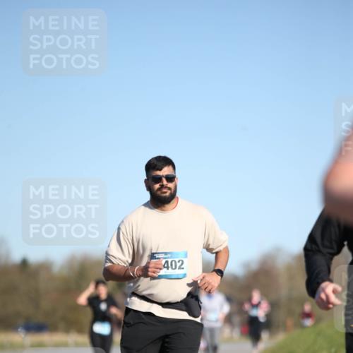06.04.2025 - 44. Internationalen Wilhelmsburger Insellauf Jannik Wohlers http://msf.ph/oto/7617618 06.04.2025 09:43:46 Laufen 402 meine-sportfotos.de
